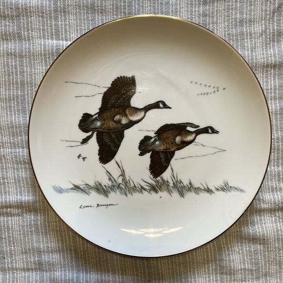 Clark Bronson Set of 6 Decorative Plates with Case - Picture 6 of 16